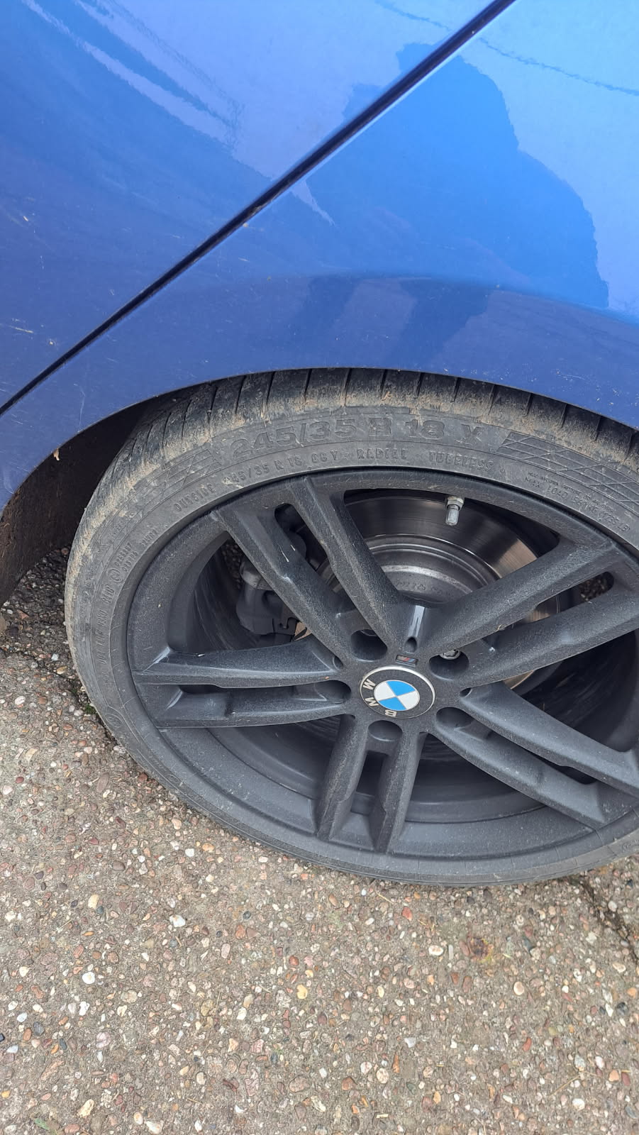 Jante noire BMW 118i Pack M